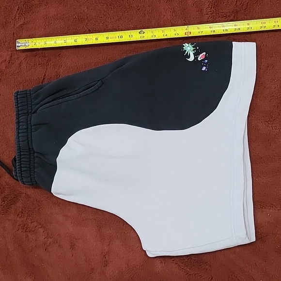 Nike Black and White Athletic Shorts - Picture 9 of 10